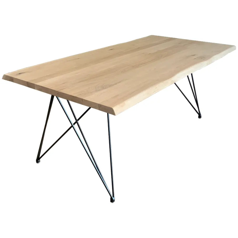 "Seke" - Massivholztisch mit geschwungener Tischkante